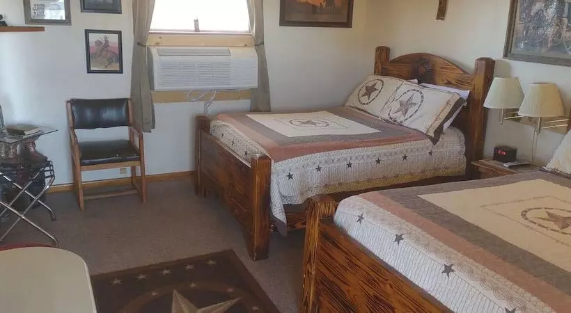 The Yucca Motel And Cabins