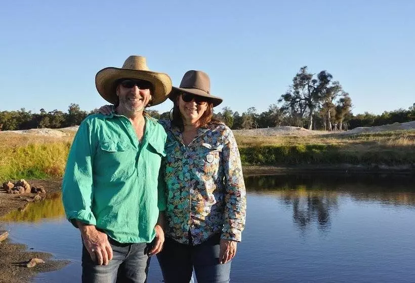 Wilga Farm Stay   Shearer S Shacks   Single