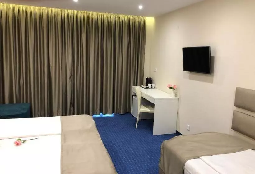 Family Hotel Avenue