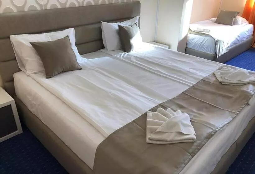 Family Hotel Avenue