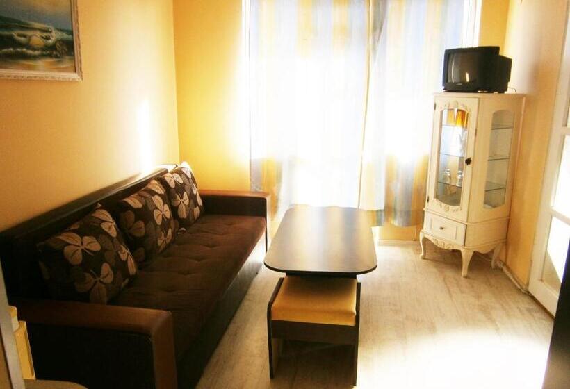 Family Hotel White House