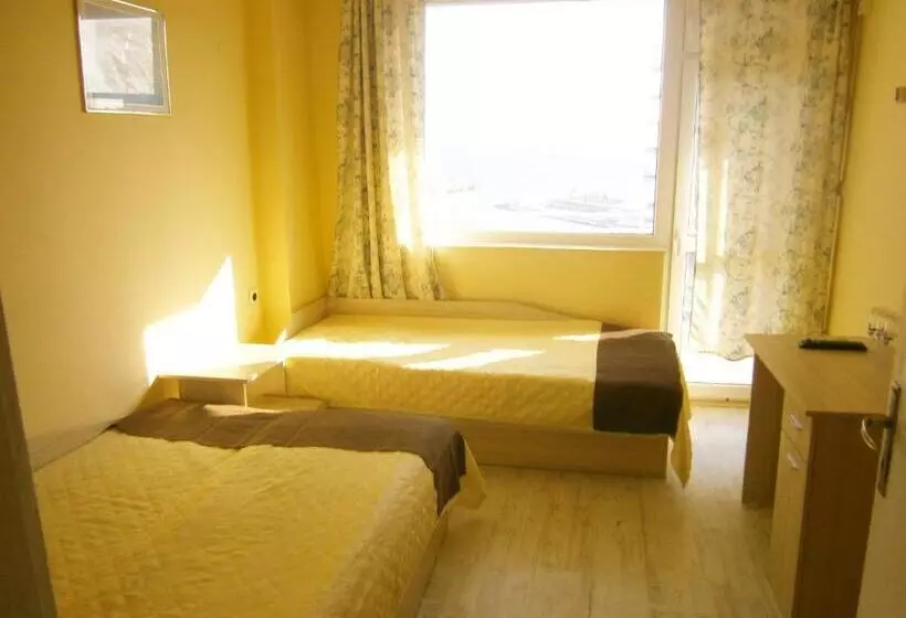 Family Hotel White House