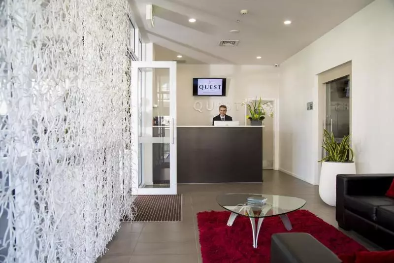 ホテル Quest Henderson Serviced Apartments
