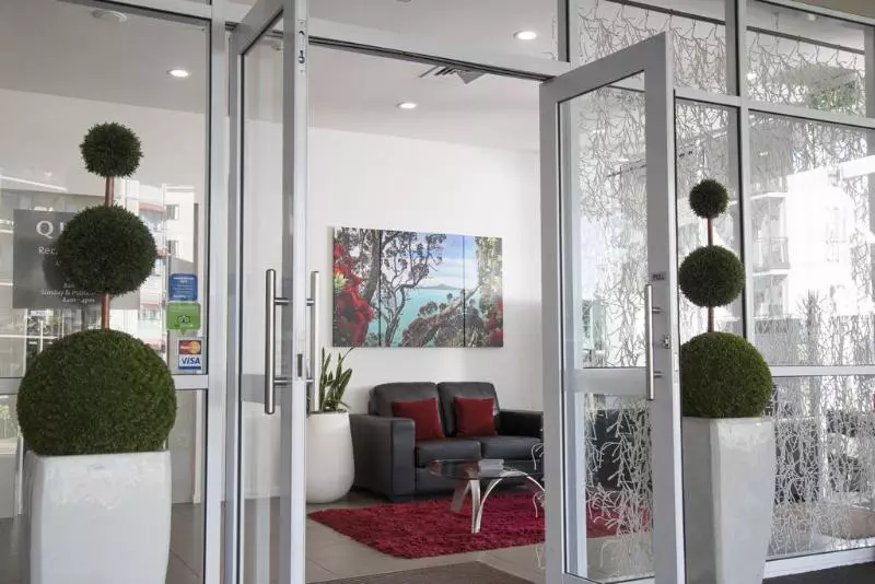 ホテル Quest Henderson Serviced Apartments