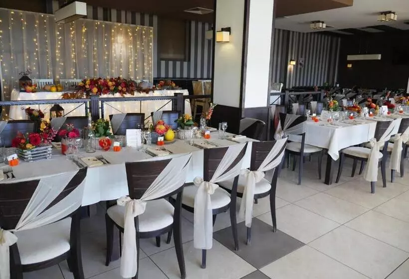 Park Hotel Stratesh