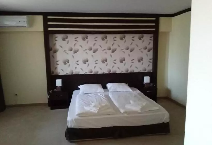 Park Hotel Stratesh