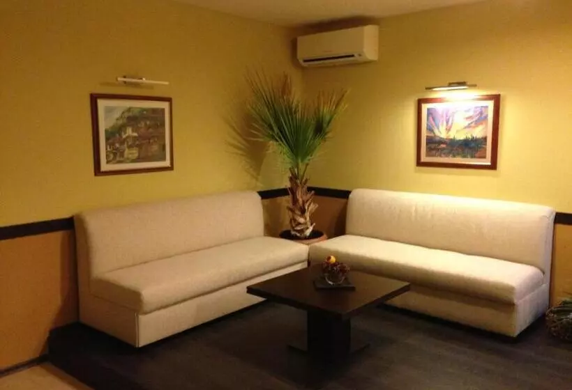 Park Hotel Stratesh