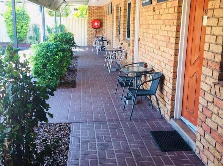 Emerald Highlands Motel