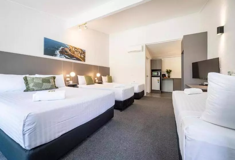 Fern Bay Motel