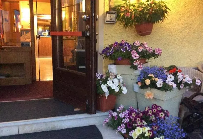 Hotel Aurora