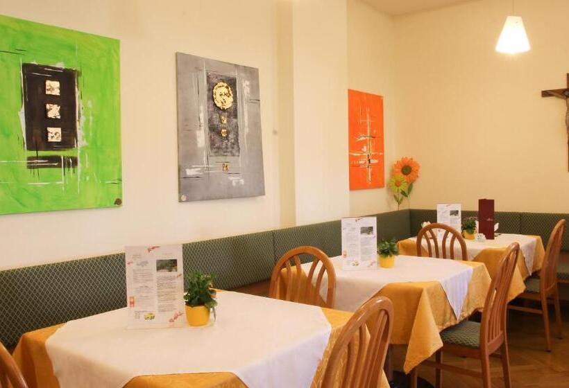 בית מלון כפרי Filipinum