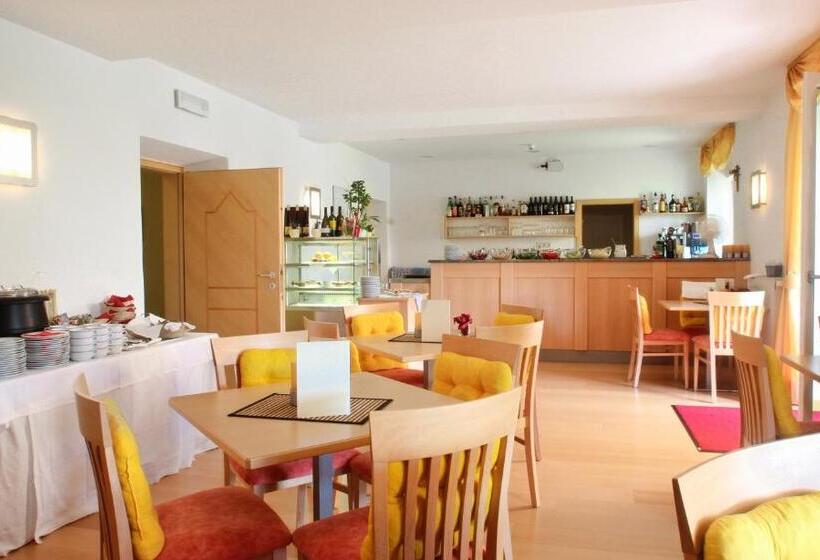 בית מלון כפרי Filipinum