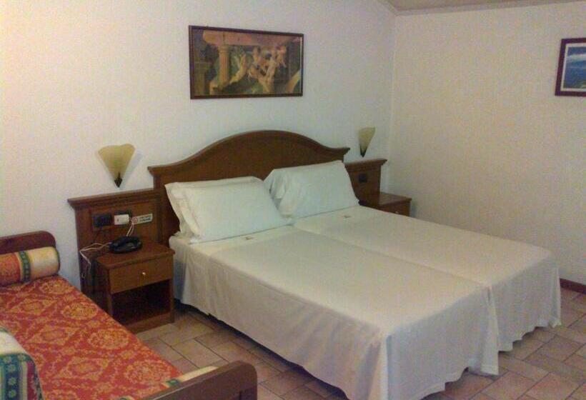 ホテル Ristorante La Bettola