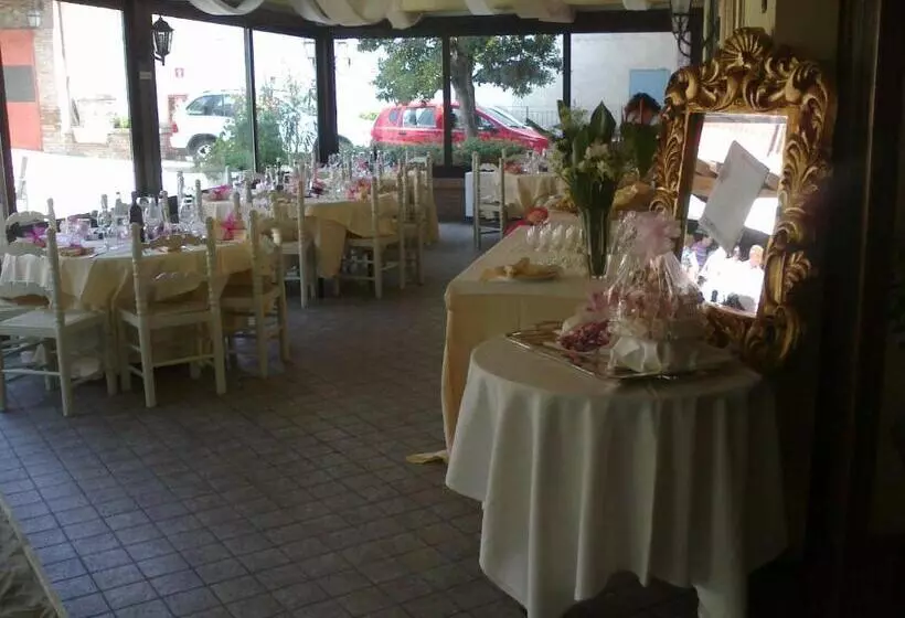 ホテル Ristorante La Bettola