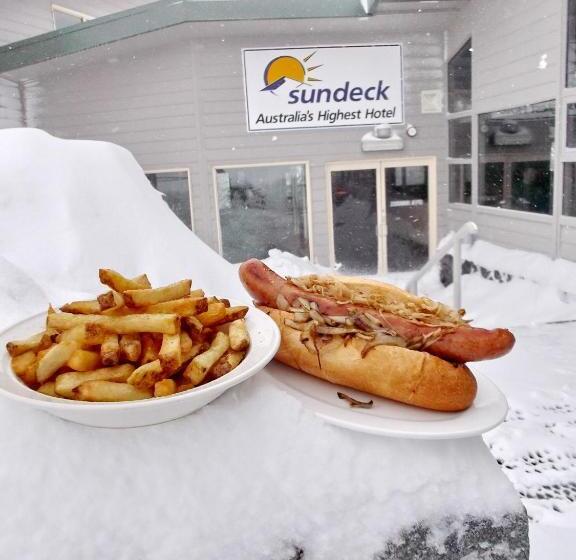 Отель Sundeck