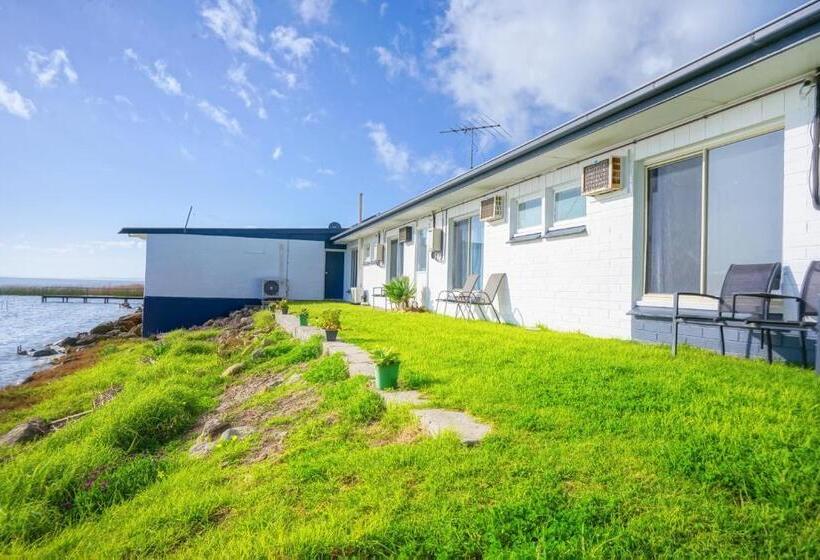 Meningie Waterfront Motel