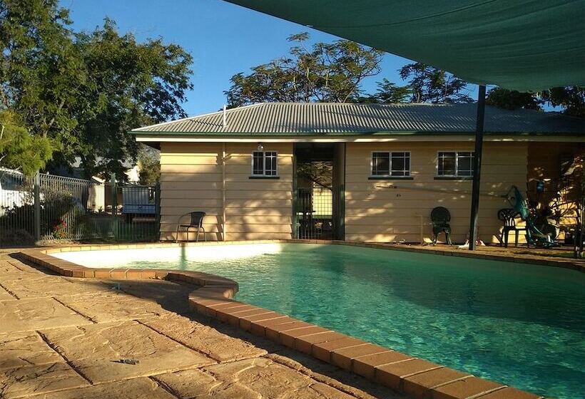 モーテル Ironbark Inn