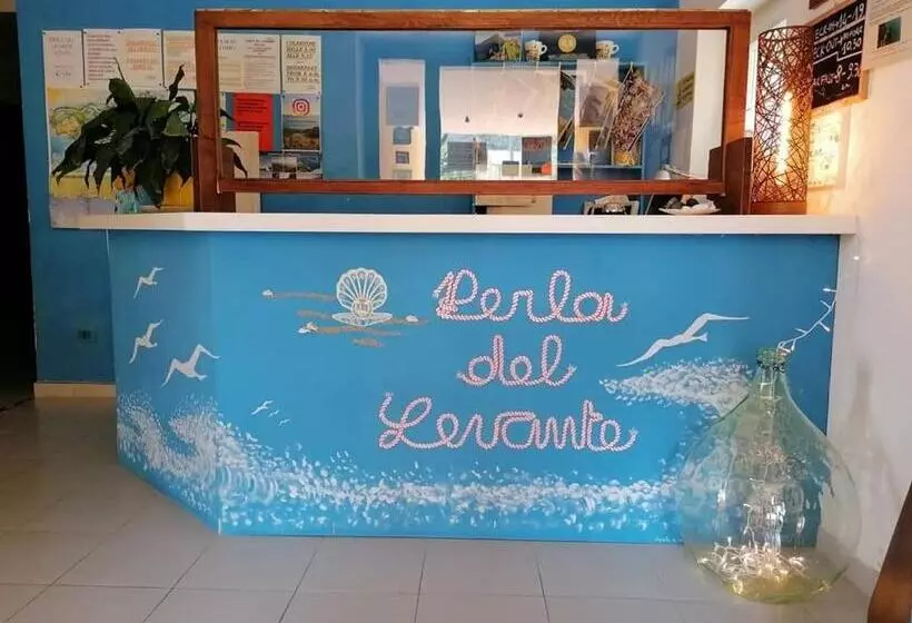 Perla Del Levante Hostel