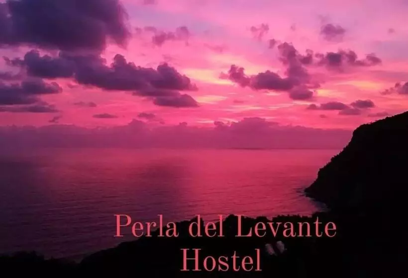 Perla Del Levante Hostel