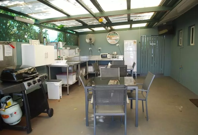 Rainforest Motel