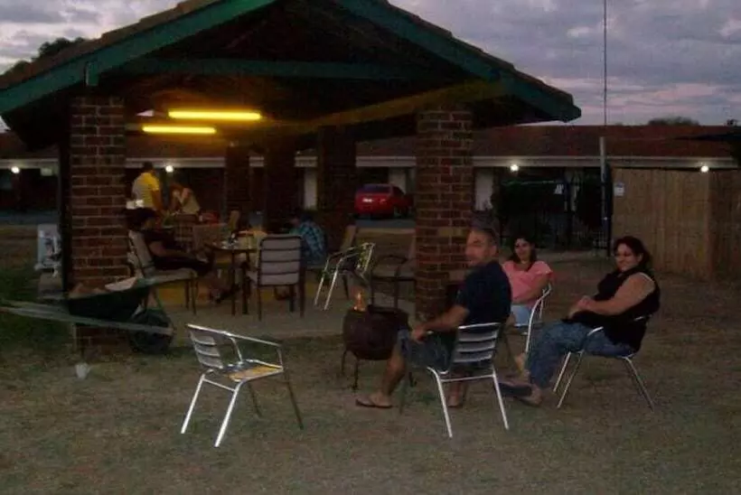 Rivergum Motel