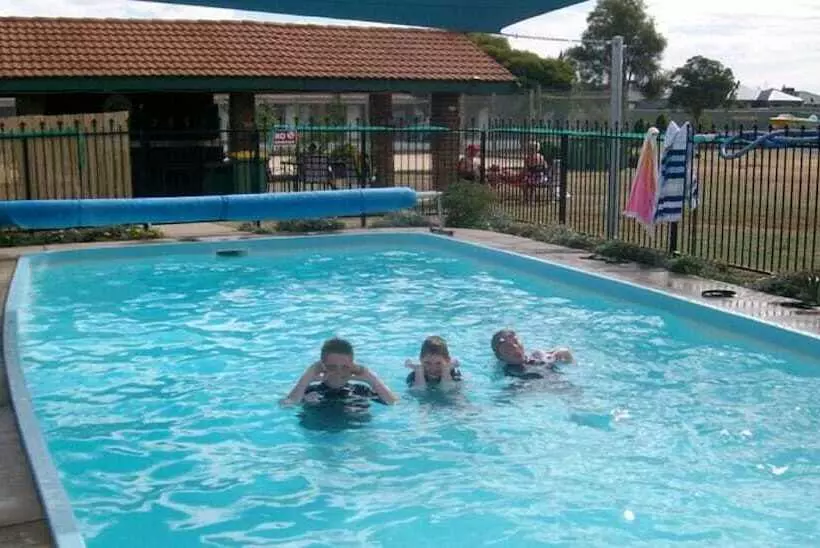 Rivergum Motel