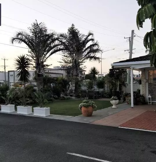 Surf Street Motel