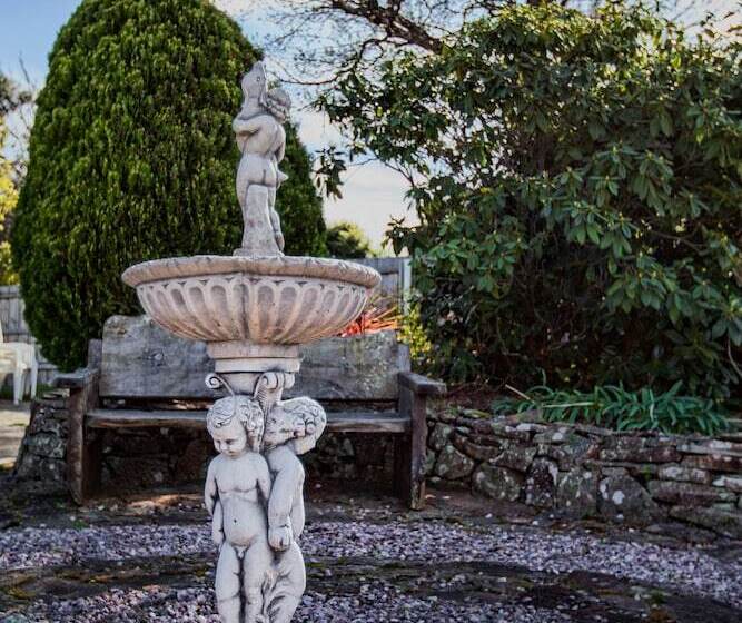 Wintersun Gardens Motel