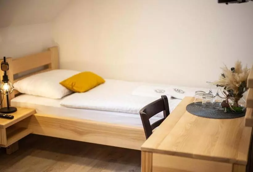 Majatalo Penzión Esprit