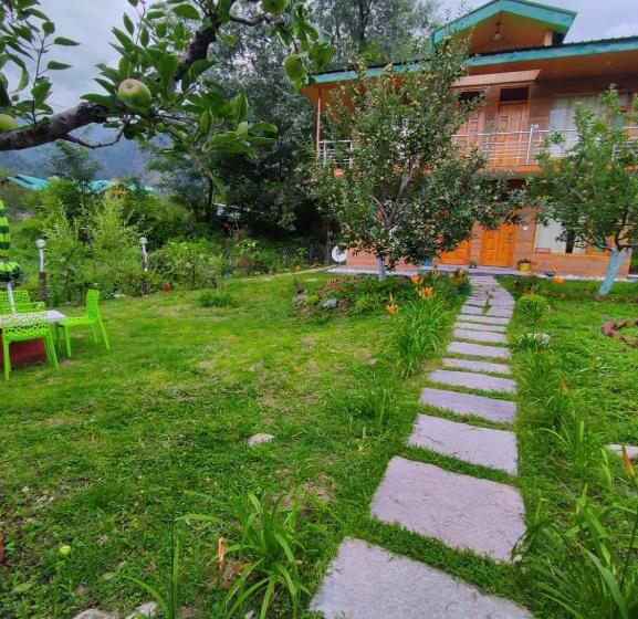 צימר Cascade Mountain Retreat Manali