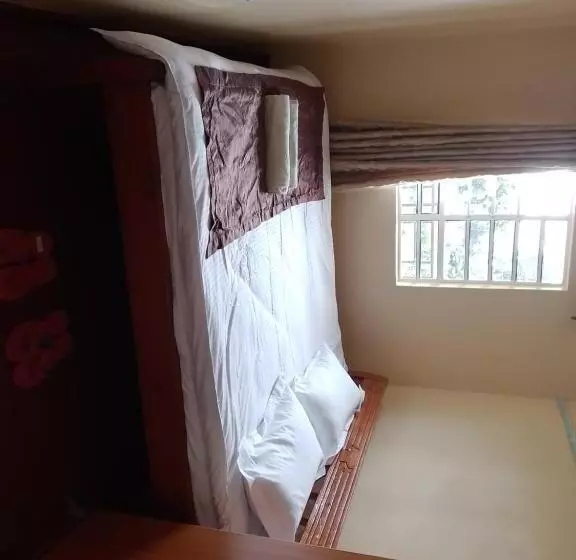 تختخواب و صبحانه Eagles Haven Apartments Githunguri
