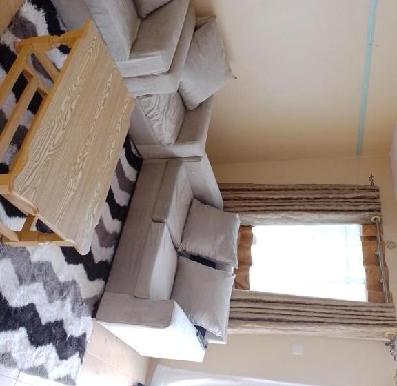 تختخواب و صبحانه Eagles Haven Apartments Githunguri