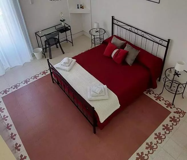 تختخواب و صبحانه La Maison De Cavour