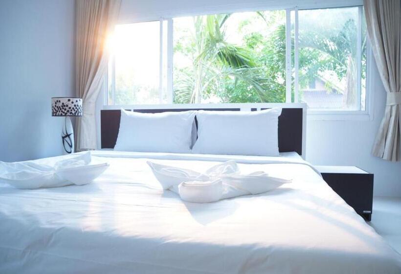 Otel โรงแรม ปารวี บูทีค เชียงราย