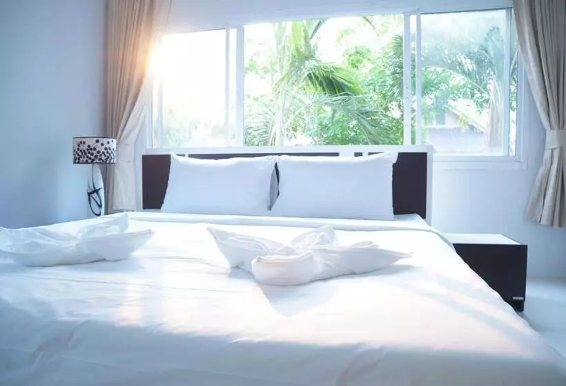 Hotelli โรงแรม ปารวี บูทีค เชียงราย