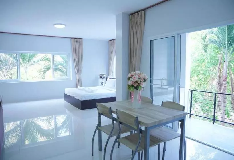 Hotelli โรงแรม ปารวี บูทีค เชียงราย