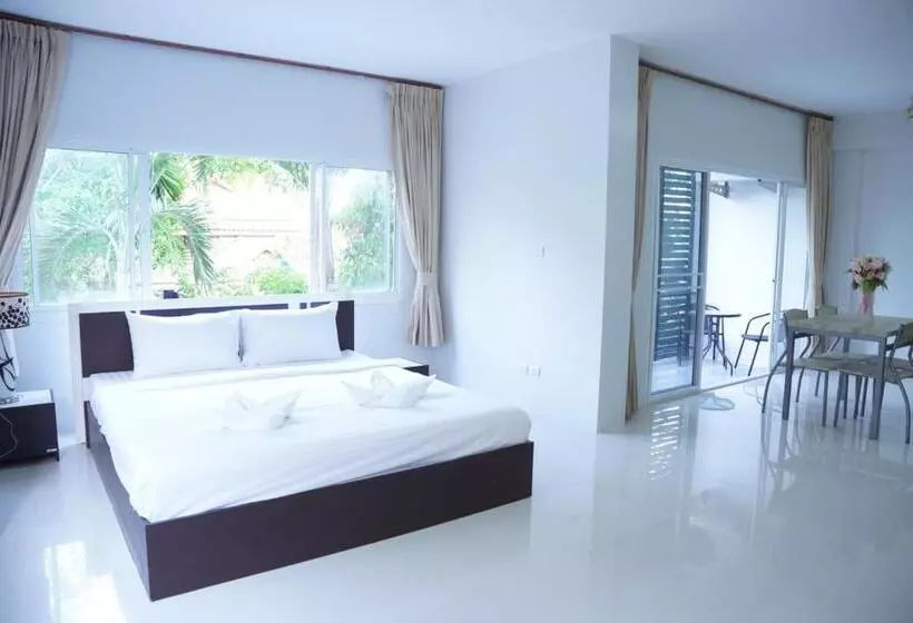 Hotelli โรงแรม ปารวี บูทีค เชียงราย