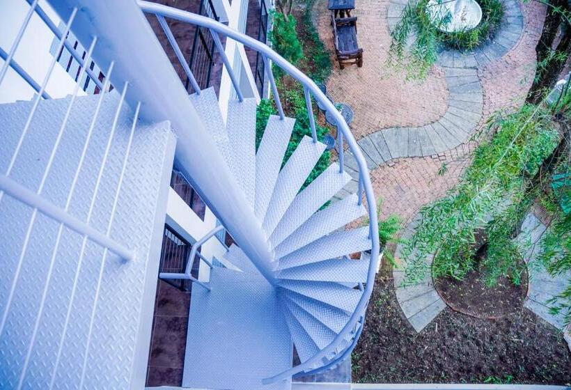 Hotel โรงแรม ปารวี บูทีค เชียงราย