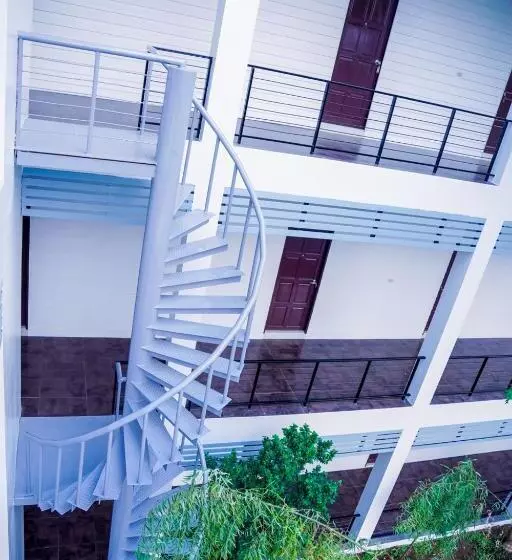 Hotelli โรงแรม ปารวี บูทีค เชียงราย