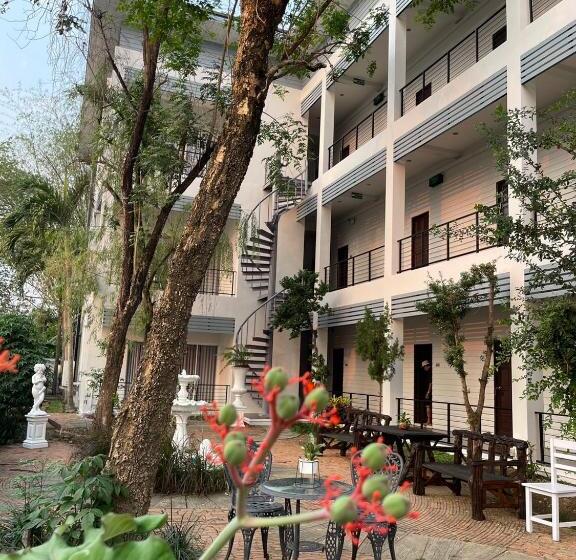 Hotel โรงแรม ปารวี บูทีค เชียงราย