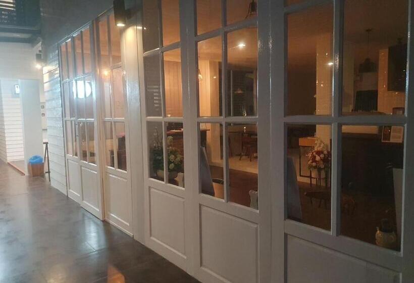 Hotel โรงแรม ปารวี บูทีค เชียงราย