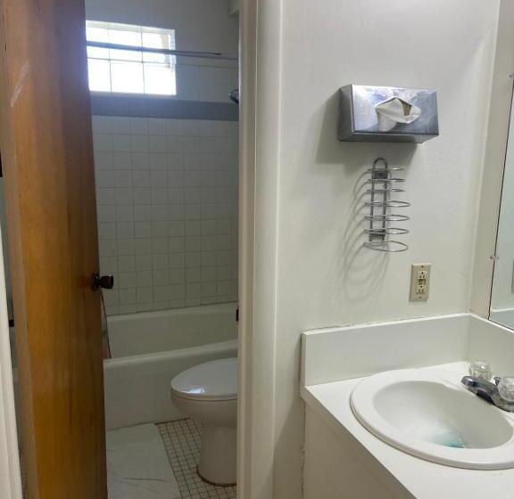 فندق Hastings Inn