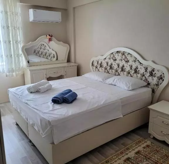 Meyra Apart