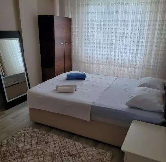 Meyra Apart