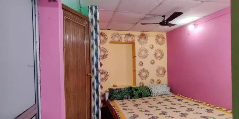 پانسیون Anirudha Guest House