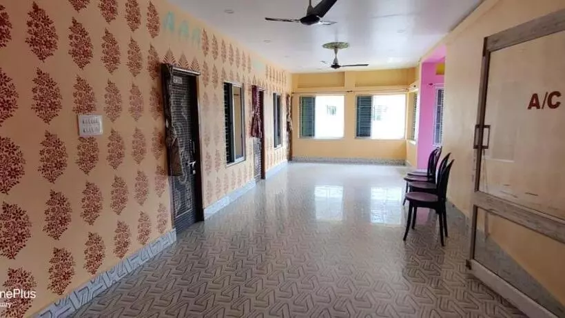 پانسیون Anirudha Guest House