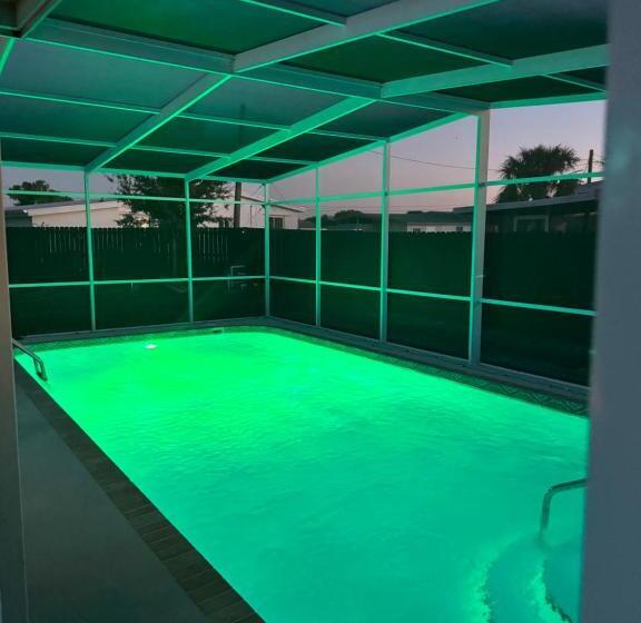 Panzió Beautiful Pool House Port Charlotte