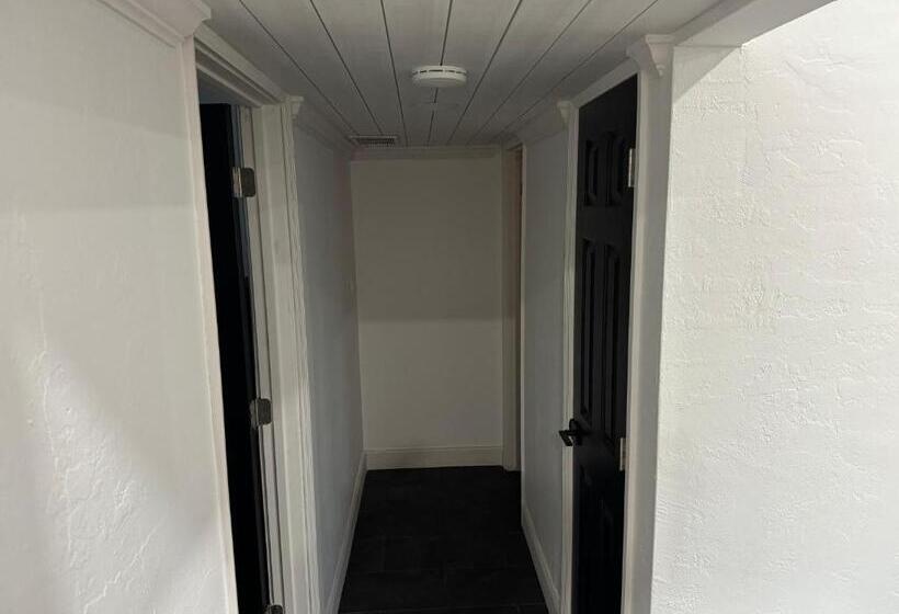 Panzió Beautiful Pool House Port Charlotte