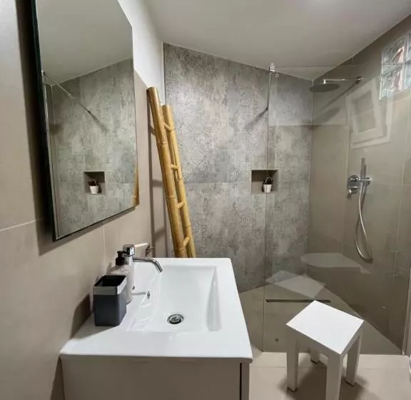 پانسیون Dimora Lara