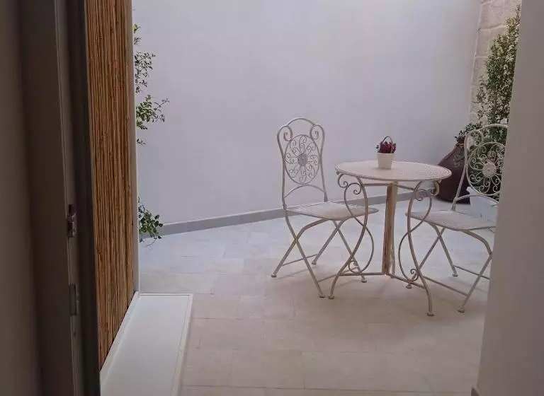 پانسیون Dimora Lara